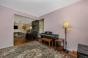 57 Overton St, Freeport, NY 11520 - Photo 8