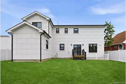 1104 Washington Avenue, Westbury, NY 11590 - Photo 4