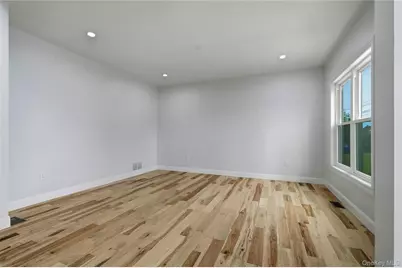 1104 Washington Avenue, Westbury, NY 11590 - Photo 6