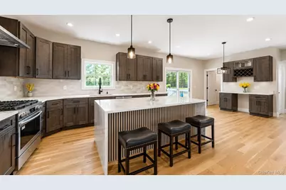 39 Surrey Drive, Center Moriches, NY 11934 - Photo 8