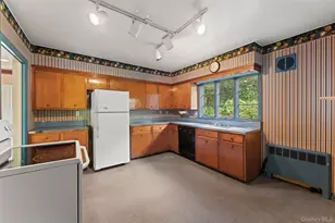 418 Read Ave, Yonkers, NY 10707 - Photo 8