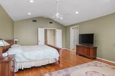 3125 Enos Street, Bellmore, NY 11710 - Photo 20