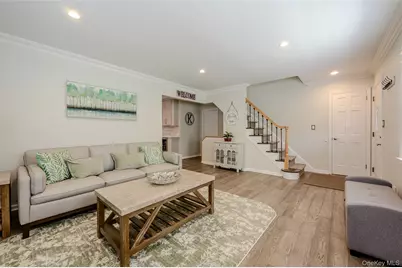 10 Dorset Lane, Rockville Centre, NY 11570 - Photo 4