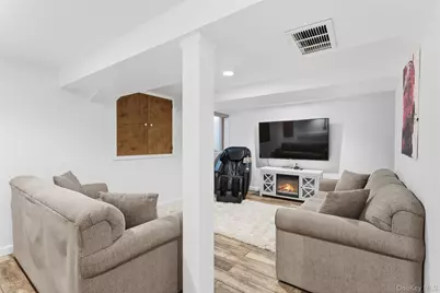 110 Tappan Landing Road, Tarrytown, NY 10591 - Photo 28