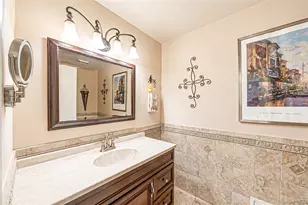 113 Laurel Ln, Wantagh, NY 11793 - Photo 16