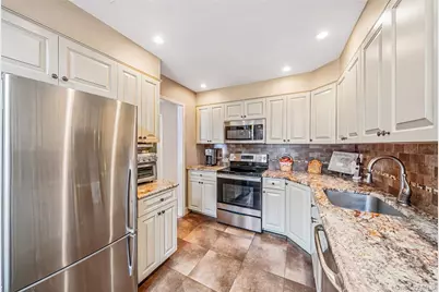 113 Laurel Lane, Wantagh, NY 11793 - Photo 8