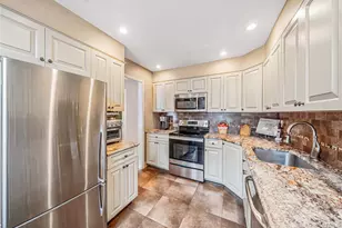 113 Laurel Ln, Wantagh, NY 11793 - Photo 8