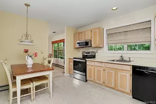 3176 Woodfield Ct, Yorktown Heights, NY 10598 - Photo 8