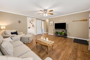 19 Evy Ct, Sayville, NY 11782 - Photo 4