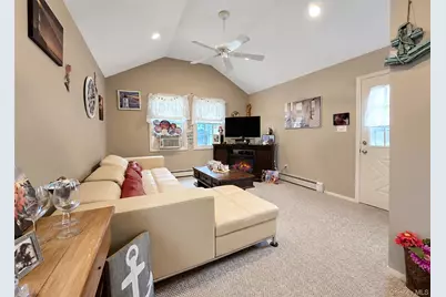 19 Evy Court, Sayville, NY 11782 - Photo 16