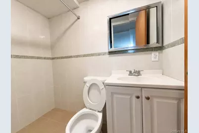 115-08 Poppenhusen Avenue, College Point, NY 11356 - Photo 6