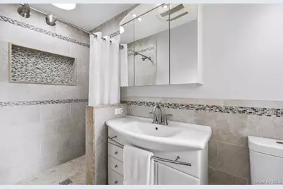 23 Maryetta Court, Syosset, NY 11791 - Photo 18