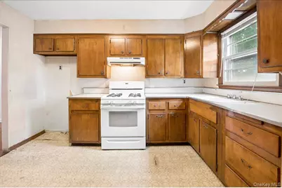 173 Bennett Avenue, Yonkers, NY 10701 - Photo 8