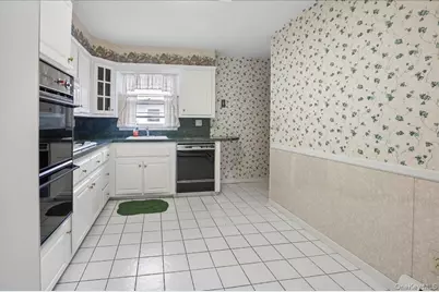 173 Bennett Avenue, Yonkers, NY 10701 - Photo 32