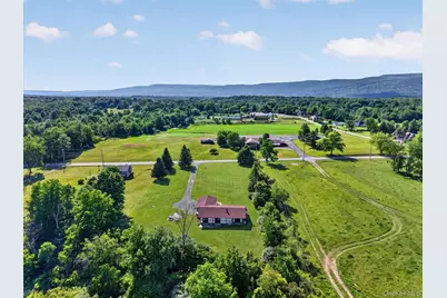 25 Red Mills Road, Wallkill, NY 12589 - Photo 2