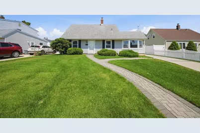 37 Gun Lane, Levittown, NY 11756 - Photo 2
