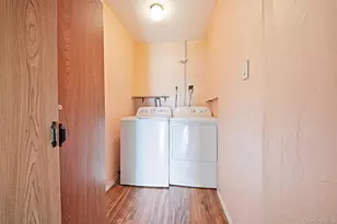 37 Gun Ln, Levittown, NY 11756 - Photo 16