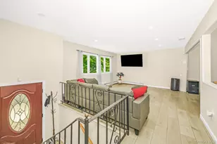 9 Hamlin Ave, West Babylon, NY 11704 - Photo 4
