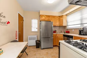 115-45 222nd St, Cambria Heights, NY 11411 - Photo 8