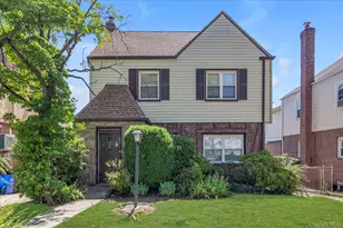 115-45 222nd St, Cambria Heights, NY 11411 - Photo 2