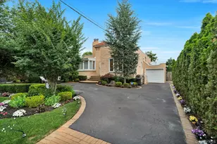 327 Wynsum Ave, Merrick, NY 11566 - Photo 38