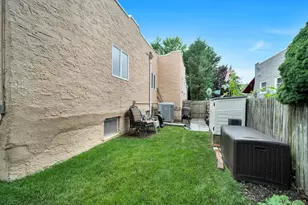 327 Wynsum Ave, Merrick, NY 11566 - Photo 40