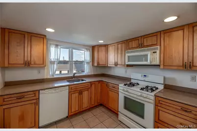 7 Van Houten Street, Nyack, NY 10960 - Photo 16