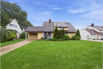 161 Duckpond Drive N, Wantagh, NY 11793 - Photo 1