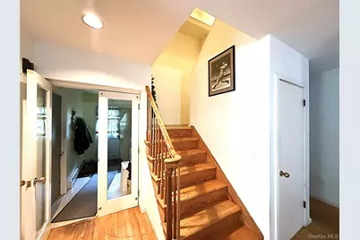 523 Hellwig Lane, West Islip, NY 11795 - Photo 22