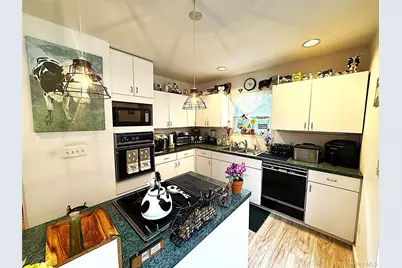 523 Hellwig Lane, West Islip, NY 11795 - Photo 8