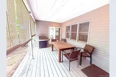 523 Hellwig Lane, West Islip, NY 11795 - Photo 26