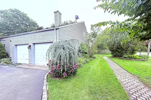 523 Hellwig Ln, West Islip, NY 11795 - Photo 30