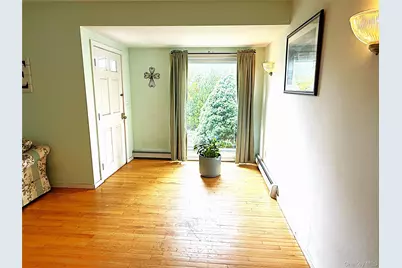 523 Hellwig Lane, West Islip, NY 11795 - Photo 20