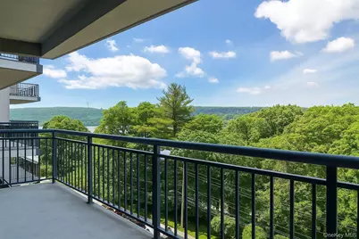 1020 Warburton Avenue #7G, Yonkers, NY 10701 - Photo 14