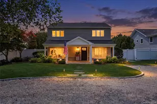 240 Eaton Ln, West Islip, NY 11795 - Photo 4