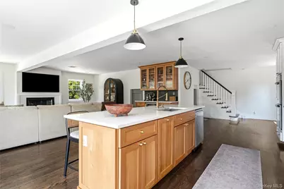 240 Eaton Lane, West Islip, NY 11795 - Photo 18