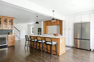 240 Eaton Ln, West Islip, NY 11795 - Photo 16