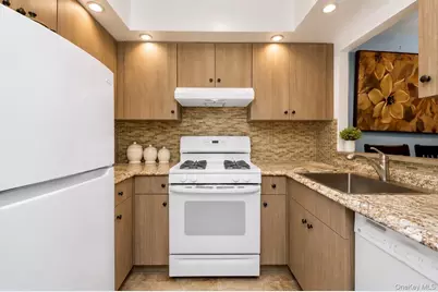5536 69th Place #R3, Maspeth, NY 11378 - Photo 8