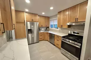 122 Jordan St, Bay Shore, NY 11706 - Photo 4
