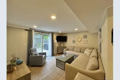 122 Jordan Street, Bay Shore, NY 11706 - Photo 10