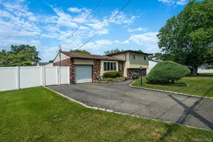 336 W 23rd St, Deer Park, NY 11729 - Photo 2