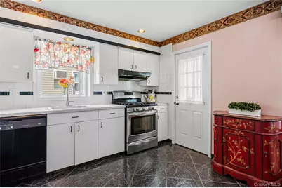 78 Ambrose Avenue, Malverne, NY 11565 - Photo 14