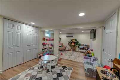 21 Bay 3rd Street, Islip, NY 11751 - Photo 16