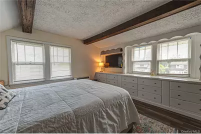 21 Bay 3rd Street, Islip, NY 11751 - Photo 12