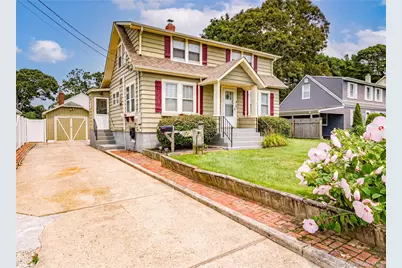21 Bay 3rd Street, Islip, NY 11751 - Photo 2