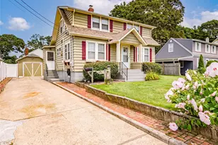 21 Bay 3rd St, Islip, NY 11751 - Photo 2