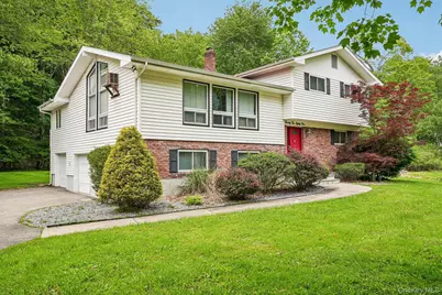 2289 Sultana Drive, Yorktown Heights, NY 10598 - Photo 2