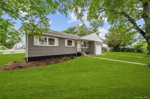 504 Decatur St, Uniondale, NY 11553 - Photo 2