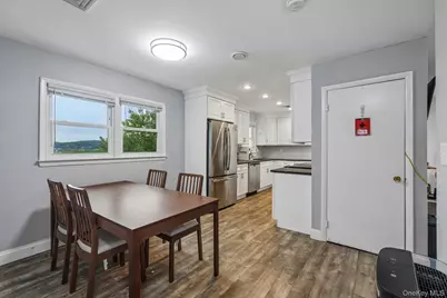 849 Warren Avenue, Thornwood, NY 10594 - Photo 10