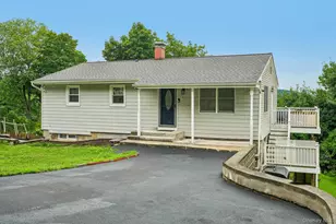 849 Warren Ave, Thornwood, NY 10594 - Photo 2